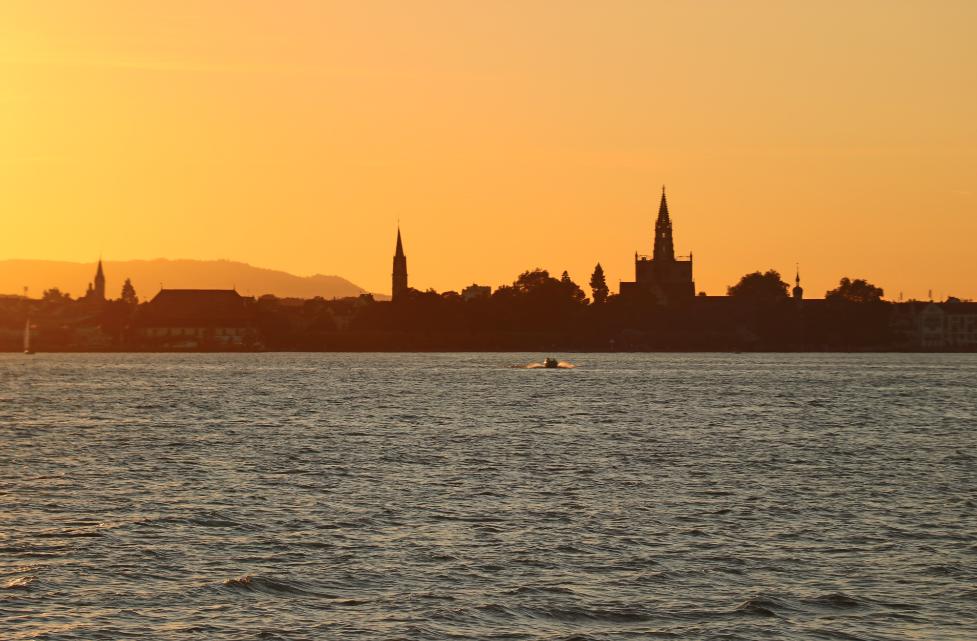Sonnenuntergang hinter Konstanz